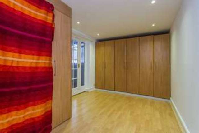  Image of 2 bedroom Flat for sale in Regency Square Brighton BN1 at Regency Square  Brighton, BN1 2FF