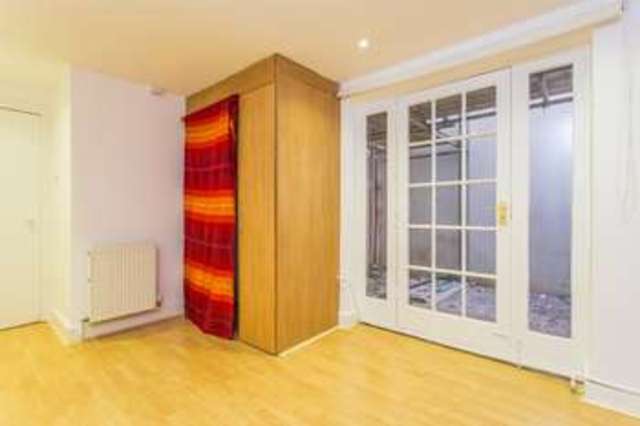  Image of 2 bedroom Flat for sale in Regency Square Brighton BN1 at Regency Square  Brighton, BN1 2FF