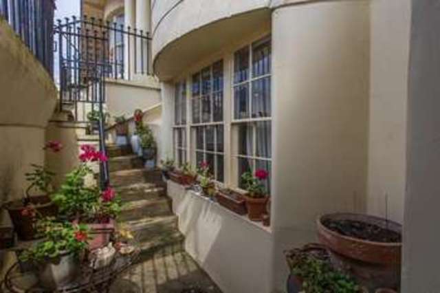  Image of 2 bedroom Flat for sale in Regency Square Brighton BN1 at Regency Square  Brighton, BN1 2FF