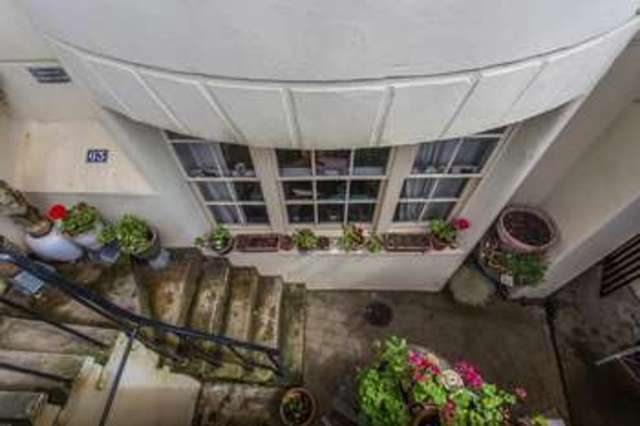  Image of 2 bedroom Flat for sale in Regency Square Brighton BN1 at Regency Square  Brighton, BN1 2FF