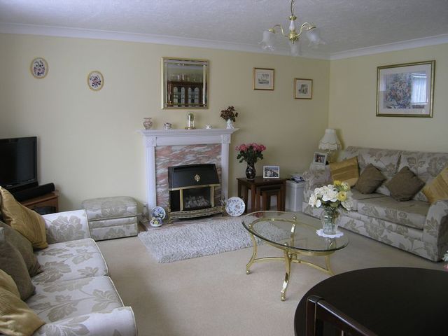  Image of 2 bedroom Flat for sale in Marlow Bridge Lane Marlow SL7 at Rivermead Court Marlow Bridge Lane Marlow, SL7 1SJ