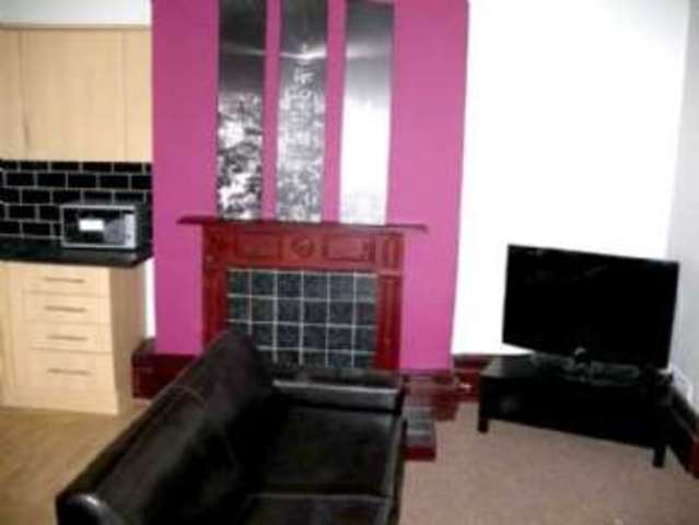  Image of 1 bedroom Ground Flat to rent in Richmond Road Cardiff CF24 at Richmond Road Roath Cardiff, CF24 3AS