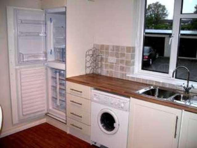  Image of 2 bedroom Flat to rent in Windermere Avenue Heath Cardiff CF23 at Windermere Avenue Roath Park Cardiff, CF23 5PS