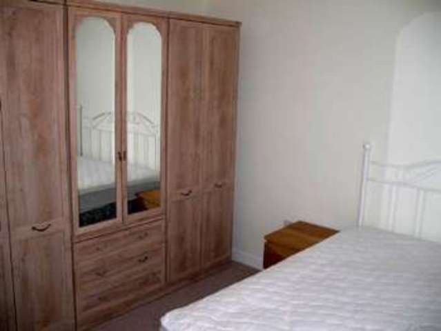  Image of 2 bedroom Flat to rent in Windermere Avenue Heath Cardiff CF23 at Windermere Avenue Roath Park Cardiff, CF23 5PS