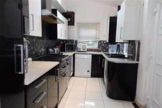  Image of 4 bedroom Terraced house for sale in Roman Place Leeds LS8 at Leeds  Roundhay, LS8 2DS