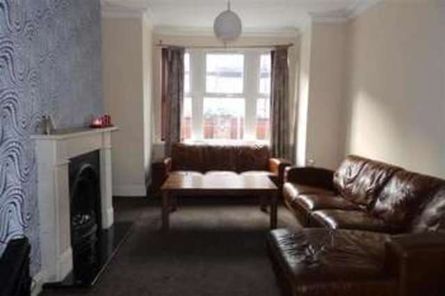  Image of 4 bedroom Terraced house for sale in Roman Place Leeds LS8 at Leeds  Roundhay, LS8 2DS