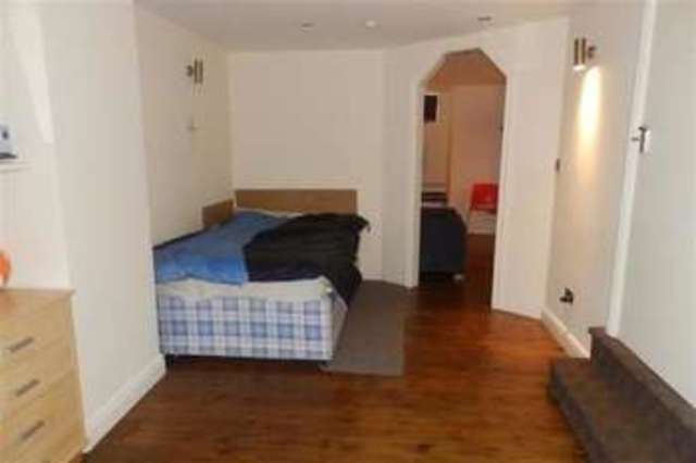  Image of 4 bedroom Terraced house for sale in Roman Place Leeds LS8 at Leeds  Roundhay, LS8 2DS