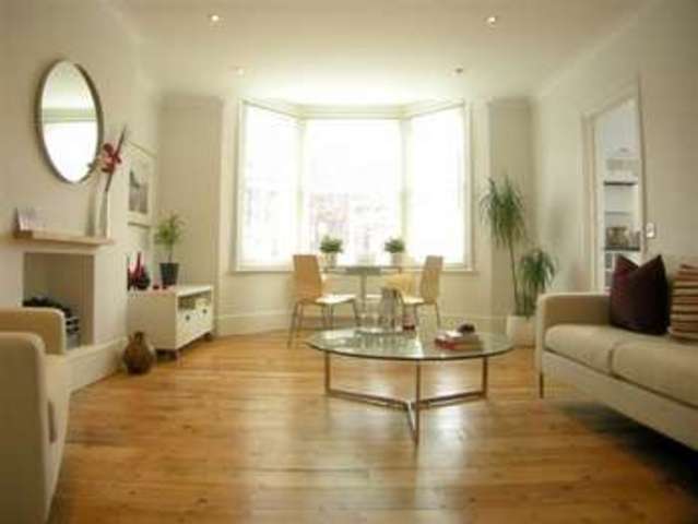  Image of 2 bedroom Flat to rent in Romola Road London SE24 at Herne Hill, SE24 9BA