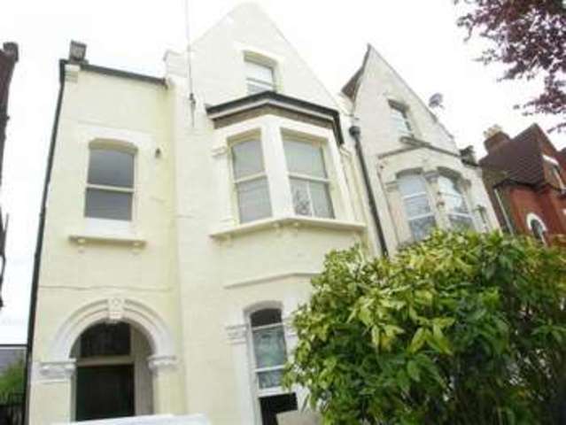  Image of 2 bedroom Flat to rent in Romola Road London SE24 at Herne Hill, SE24 9BA