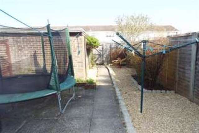  Image of 2 bedroom Terraced house to rent in Hunters Crescent Romsey SO51 at Romsey, SO51 7UG