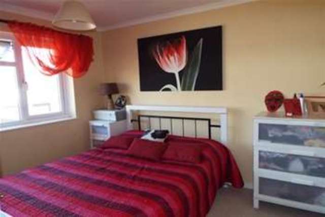  Image of 2 bedroom Terraced house to rent in Hunters Crescent Romsey SO51 at Romsey, SO51 7UG