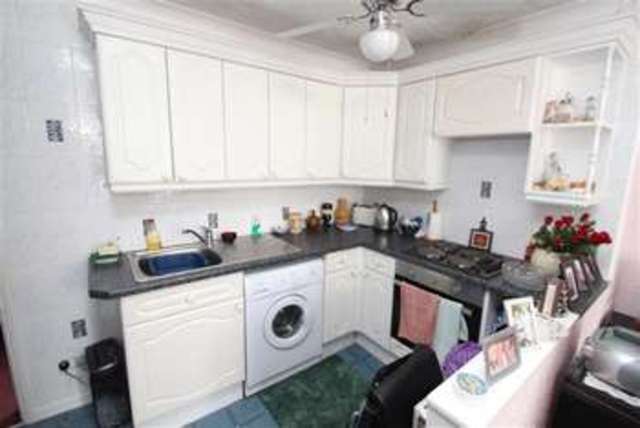  Image of 1 bedroom Flat for sale in Rose Hill Terrace Brighton BN1 at Rosehill Terrace  Brighton, BN1 4JJ