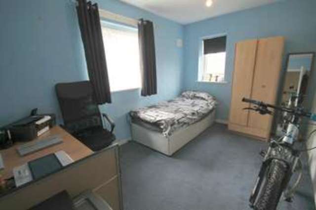  Image of 3 bedroom Semi-Detached house for sale in Roseneath Grove Bolton BL3 at Great Lever Bolton Daubhill, BL3 3BE