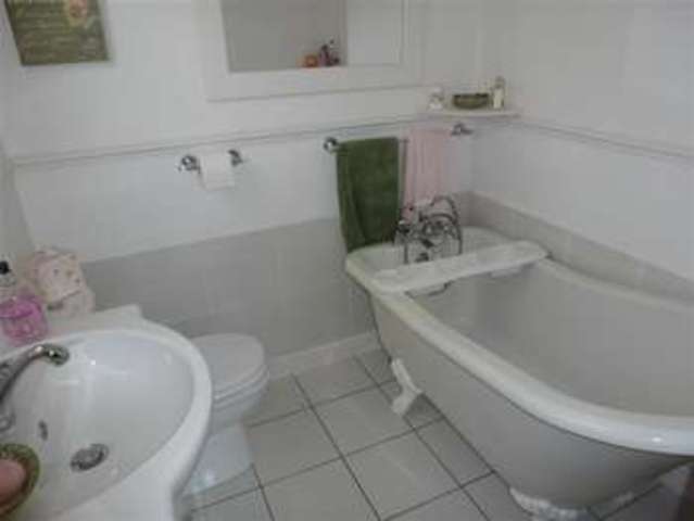  Image of 2 bedroom Bungalow for sale in Roundle Road Bognor Regis PO22 at Bognor Regis West Sussex Bognor Regis, PO22 8NL