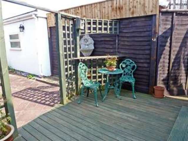  Image of 2 bedroom Bungalow for sale in Roundle Road Bognor Regis PO22 at Bognor Regis West Sussex Bognor Regis, PO22 8NL