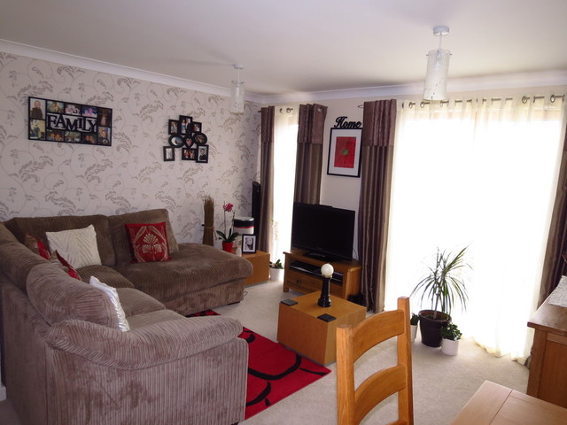  Image of 2 bedroom Flat for sale in Rowan Close Lee-on-the-Solent PO13 at Rowan Close Lee On Solent Hampshire, PO13 9AW