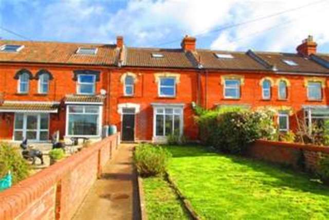  Image of 4 bedroom Terraced house to rent in Rowdens Road Wells BA5 at Wells, BA5 1TU