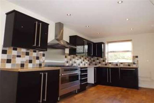  Image of 4 bedroom Terraced house to rent in Rowdens Road Wells BA5 at Wells, BA5 1TU