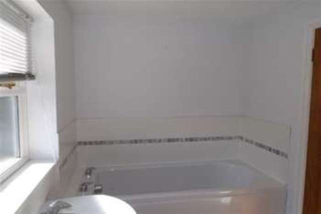  Image of 4 bedroom Terraced house to rent in Rowdens Road Wells BA5 at Wells, BA5 1TU