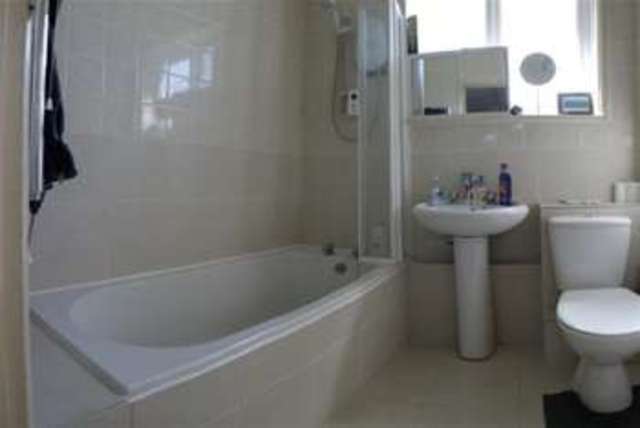  Image of 2 bedroom Detached house to rent in Rowes Lane East End Lymington SO41 at Lymington, SO41 5SU