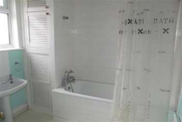  Image of 4 bedroom Detached house to rent in Wellingborough Road Rushden NN10 at Rushden, NN10 9YN
