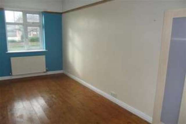  Image of 4 bedroom Detached house to rent in Wellingborough Road Rushden NN10 at Rushden, NN10 9YN