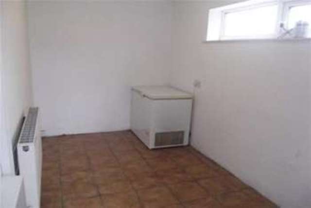  Image of 4 bedroom Detached house to rent in Wellingborough Road Rushden NN10 at Rushden, NN10 9YN