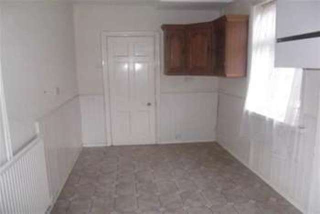  Image of 4 bedroom Detached house to rent in Wellingborough Road Rushden NN10 at Rushden, NN10 9YN