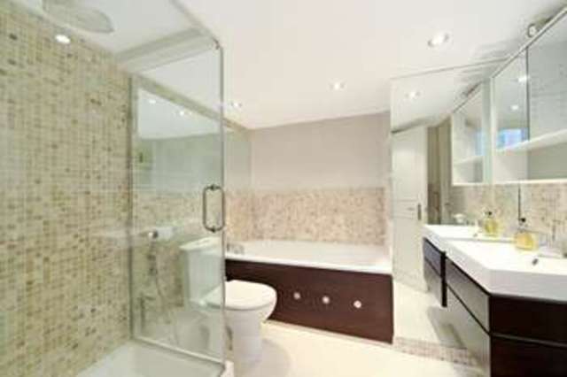  Image of 2 bedroom Ground Flat to rent in Russell Road London W14 at Russell Road  Holland Park, W14 8HU