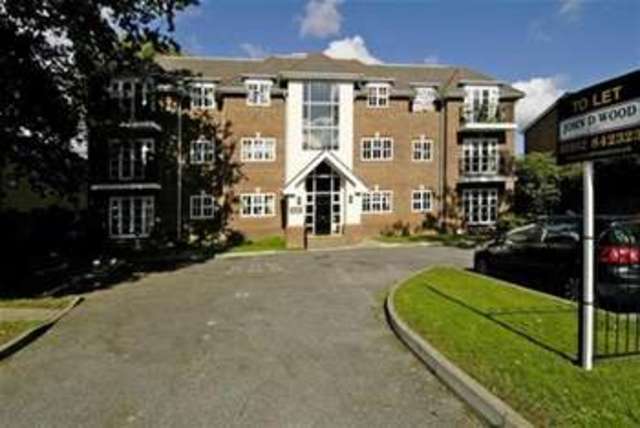  Image of 2 bedroom Flat to rent in Rydens Road Walton-on-Thames KT12 at Walton-On-Thames, KT12 3AF