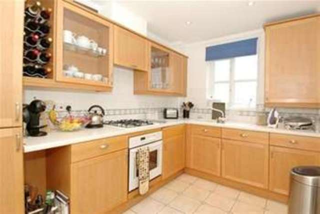  Image of 2 bedroom Flat to rent in Rydens Road Walton-on-Thames KT12 at Walton-On-Thames, KT12 3AF