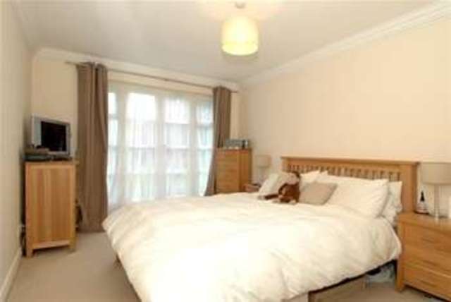 Image of 2 bedroom Flat to rent in Rydens Road Walton-on-Thames KT12 at Walton-On-Thames, KT12 3AF