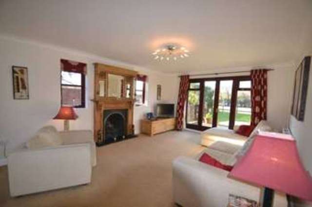  Image of 4 bedroom Detached house to rent in Rye Field Ashtead KT21 at Rye Field  Ashtead, KT21 2EH