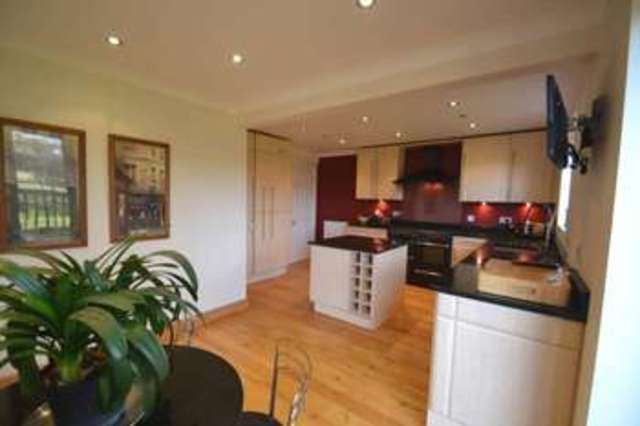  Image of 4 bedroom Detached house to rent in Rye Field Ashtead KT21 at Rye Field  Ashtead, KT21 2EH