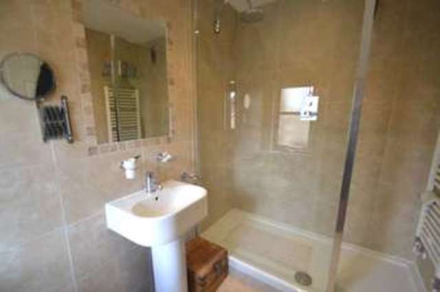 Image of 4 bedroom Detached house to rent in Rye Field Ashtead KT21 at Rye Field  Ashtead, KT21 2EH
