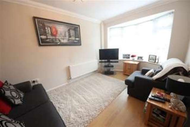  Image of 3 bedroom Detached house to rent in Sandalwood Guildford GU2 at Guildford, GU2 7NZ