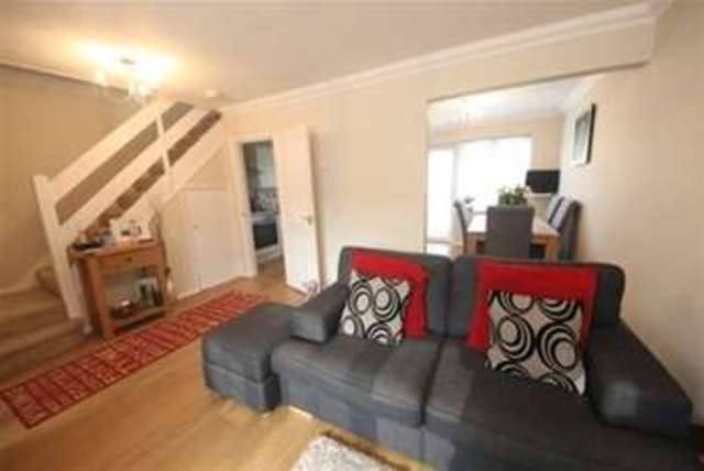  Image of 3 bedroom Detached house to rent in Sandalwood Guildford GU2 at Guildford, GU2 7NZ