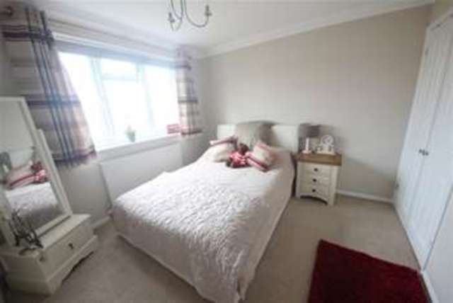  Image of 3 bedroom Detached house to rent in Sandalwood Guildford GU2 at Guildford, GU2 7NZ