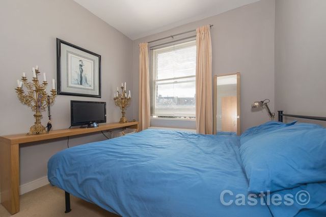  Image of 2 bedroom Flat for sale in Sandford Avenue London N22 at Sandford Avenue  Wood Green, N22 5EH