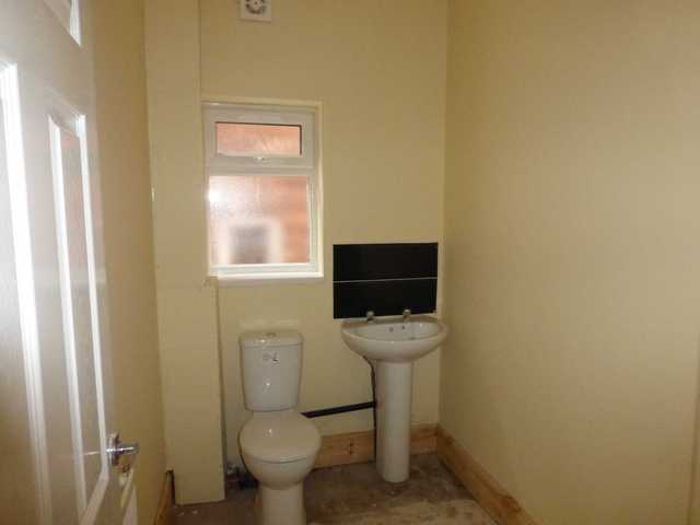  Image of 5 bedroom Semi-Detached house to rent in Sandgate Road Hall Green Birmingham B28 at SANDGATE ROAD  HALL GREEN, BIRMINGHAM, B28 0UW