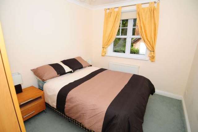  Image of 2 bedroom Apartment to rent in Newbury Road Crawley RH10 at Sandown Court, Newbury Road Worth Crawley, RH10 7SN