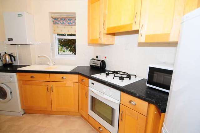  Image of 2 bedroom Apartment to rent in Newbury Road Crawley RH10 at Sandown Court, Newbury Road Worth Crawley, RH10 7SN