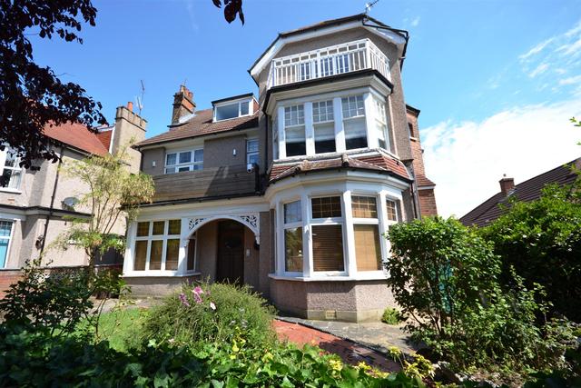  Image of 2 bedroom Property to rent in Seymour Road London N3 at Finchley, N3 2NG