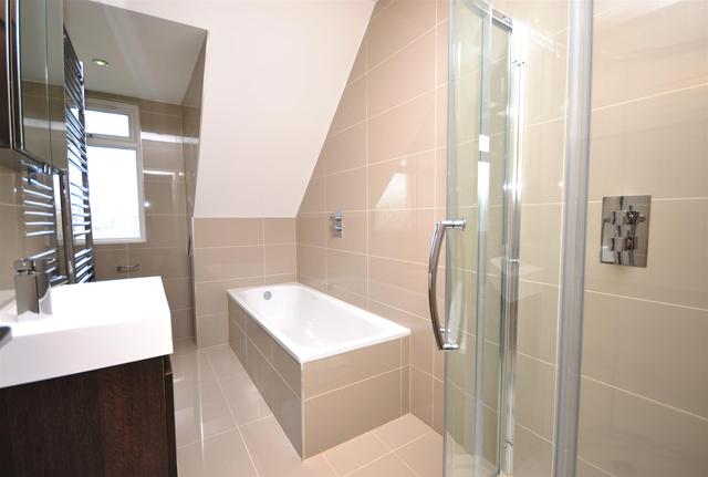  Image of 2 bedroom Property to rent in Seymour Road London N3 at Finchley, N3 2NG