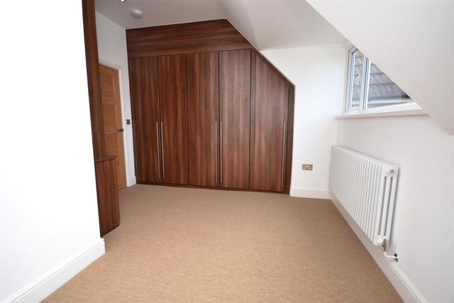  Image of 2 bedroom Property to rent in Seymour Road London N3 at Finchley, N3 2NG