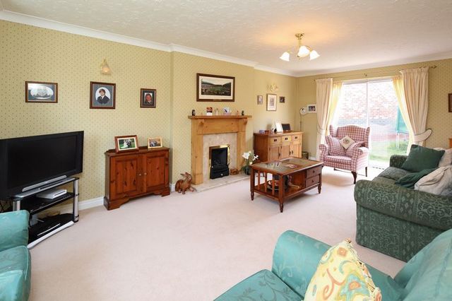 Image of 4 bedroom Detached house for sale in Shaftesbury Close Priorslee Telford TF2 at Shaftesbury Close Priorslee Telford, TF2 9GW