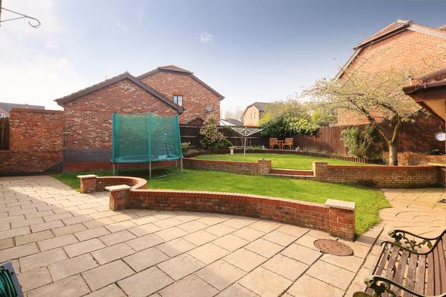  Image of 4 bedroom Detached house for sale in Shaftesbury Close Priorslee Telford TF2 at Shaftesbury Close Priorslee Telford, TF2 9GW