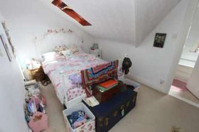  Image of 1 bedroom Flat for sale in Landguard Road Shirley Southampton SO15 at Landguard Road Shirley Southampton, SO15 5DJ
