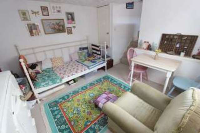  Image of 1 bedroom Flat for sale in Landguard Road Shirley Southampton SO15 at Landguard Road Shirley Southampton, SO15 5DJ