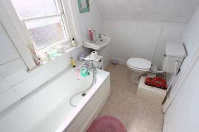  Image of 1 bedroom Flat for sale in Landguard Road Shirley Southampton SO15 at Landguard Road Shirley Southampton, SO15 5DJ